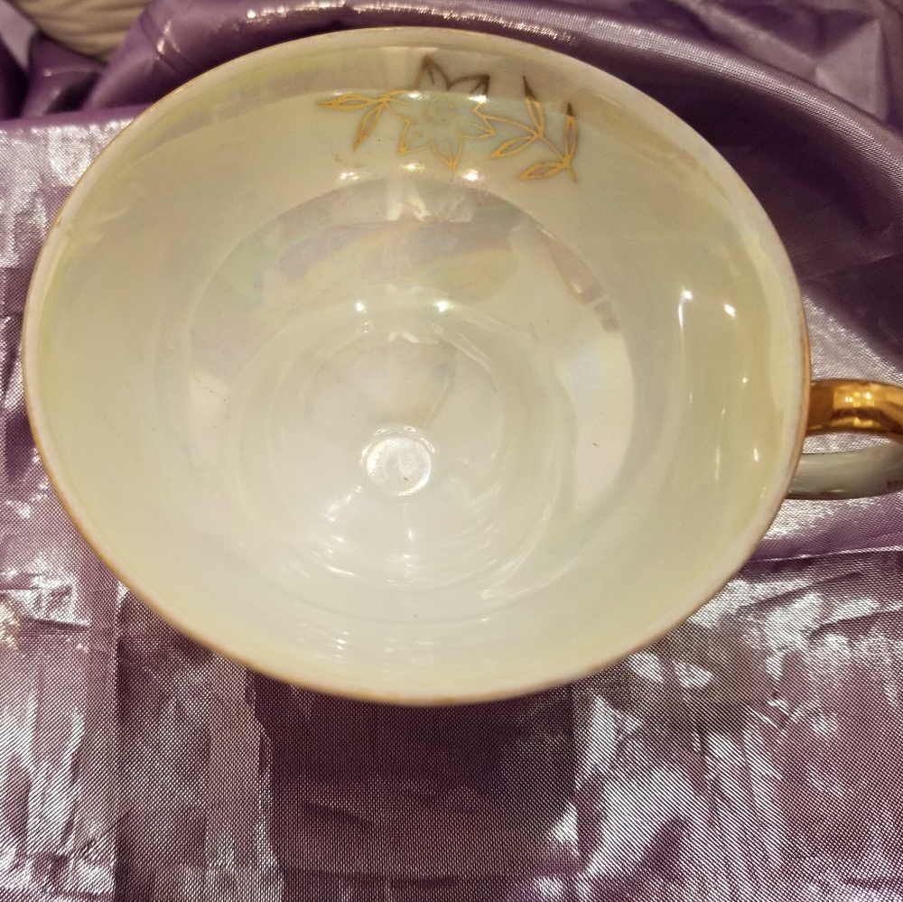 Mother Pearl Teacup - Picture 3 of 4